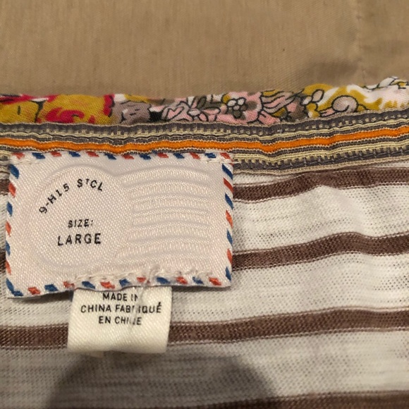 Cute multi colored/material top - Picture 2 of 5